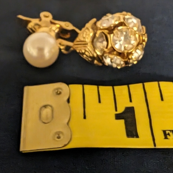 Vintage Teardrop Egg Rhinestones Faux Pearl Dangle Clip Ons - Picture 7 of 7